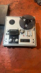 lot 62010 image: Akai 1710 Reel to Reel Tape Recorder