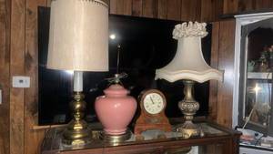 lot 62015 image: 1970s Home Decor Collection - Pink Ceramic Lamp, Table Clock, and Gold Base Lamp