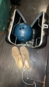 lot 62022 image: Pro-Line Bowling Ball Set with Shoes and Case
