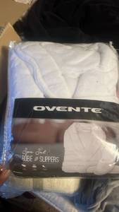 lot 301510 image: Ovente Spa Bath Robe and Slippers Set
