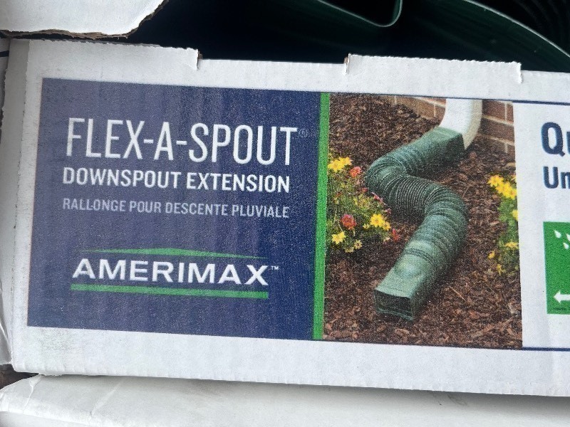 lot 1416 image: 2 FLEX-A-SPOUT DOWNSPOUT EXTENSION GRN