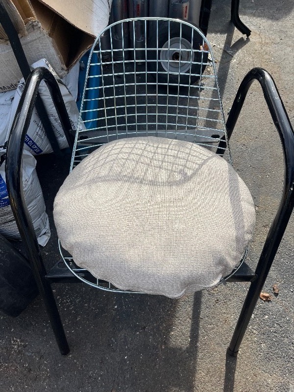lot 583 image: Unique Chair - Surprisingly Comfortable & Lightweight - Metal Chair Base , Wire Seat w High Quality Circle Cushion Great Outdoor Seating