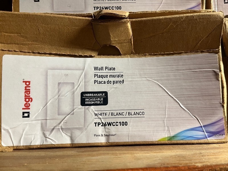 lot 148 image: Legrand Pass & Seymour Box of 100 Wall Plates TP26WCC100 - White