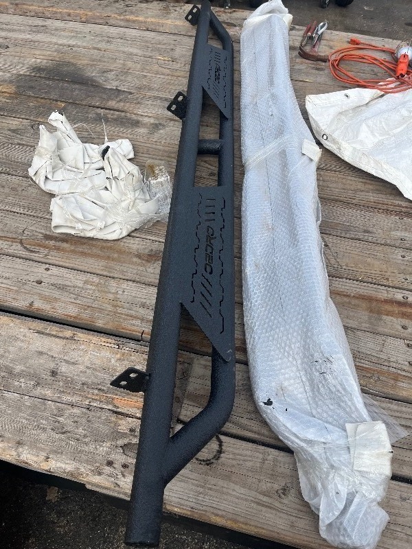 lot 27 image: Steel Truck Step Bars Unique Shape - Comes with 4 Brackets no Bolts see images 7