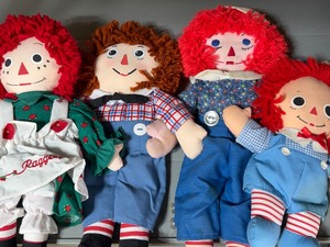 lot 208 image: Raggedy Ann & Andy Dolls