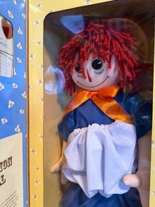 lot 195 image: Raggedy Ann Special Edition Patent Doll, New in Package