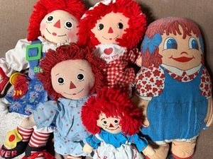 lot 231 image: Raggedy Ann Dolls