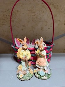 lot 90 image: Bunny Figurines in a Basket