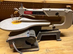 lot 700 image: Ryobi 16 Scroll Saw