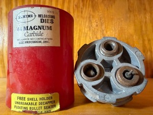 lot 609 image: Reloading Equipment - Die SetsTools