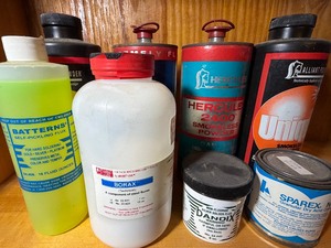 lot 626 image: Reloading Equipment - Powder and Flux Chemicals