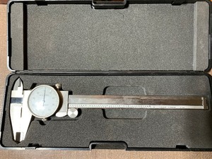 lot 703 image: Dial Caliper, 6 x .001 Grade, 100 Rev