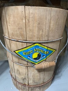 lot 718 image: White Mountain Ice Cream Maker, Please See Pictures