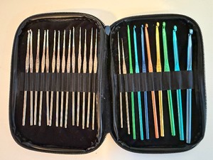 lot 504 image: Boye Crochet Hooks in Case