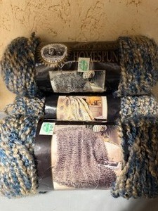 lot 513 image: Lion Brand Yarn