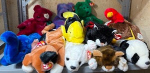 lot 525 image: TY Beanie Baby Plush Animals - Elephant, Fish, Turkey, Cats and Bears