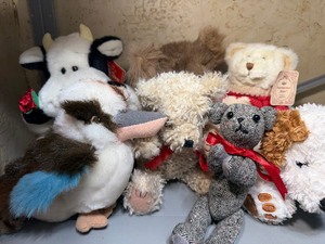 lot 526 image: Plush Animals - Misc Brands, Cow, Bird, Dog and Bears