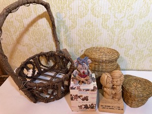 lot 529 image: Nesting Baskets, Bear, Vintage MemoryLove Figurine and MORE