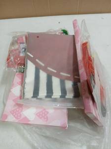 lot 29444 image: Valentines Bundle