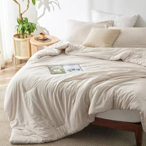 lot 211250 image: Bedsure Queen Comforter Set - Beige Soft Bedding for All Seasons, Cationic Dyed Bed Set, 3 Pieces, 1 Queen Size Comforter (90x90) and 2 Pillow Shams (20x262)