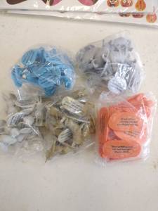 lot 20029 image: Plastic Animals with Bible Verses