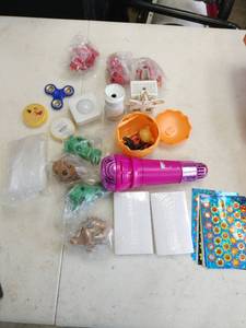 lot 20147 image: Lot of Miscellaneous Small Items