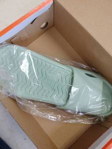 lot 20167 image: Simple Fashion Foam Sandals - 36-37