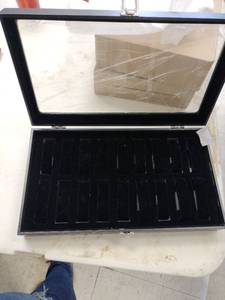 lot 20192 image: 18 Slot Watch and Bangal Display Case