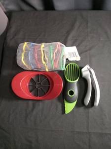 lot 1023 image: Kitchen Gadget Set - Apple Slicer and Avocado Tool