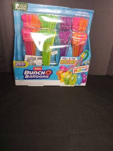 lot 1035 image: Zuru Bunch O Balloons Tropical Party Pack - 265 Water Balloons