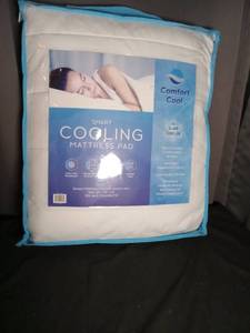 lot 1054 image: Comfort Cool Smart Cooling Mattress Pad - Queen Size