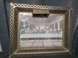 lot 1058 image: Last Supper Illuminated Wall Art with Metal Frame