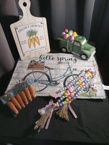 lot 1106 image: Spring Farmhouse Decor Collection