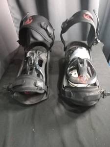 lot 1121 image: Rossignol Snowboard Bindings - BlackRed