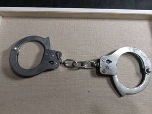 lot 1143 image: Professional Grade Steel Handcuffs