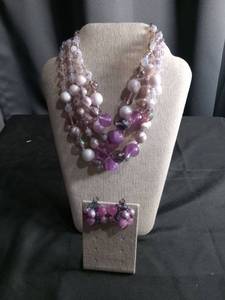 lot 1144 image: Amethyst and Pearl Statement Jewelry Set