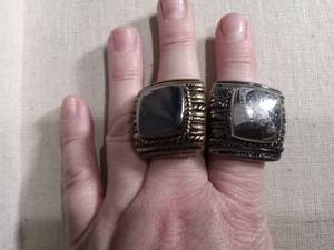 lot 1145 image: Black Onyx Statement Ring