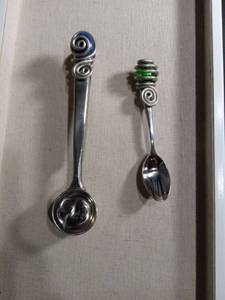 lot 1147 image: Handcrafted Wire-Wrapped Decorative Serving Spoons