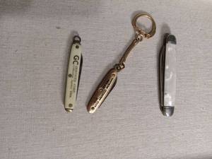lot 1148 image: Mini knife set