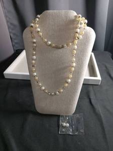 lot 12491 image: Mixed Pearl and Crystal Beaded Necklace