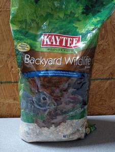 lot 1029 image: Kaytee Backyard Wildlife Squirrel and Critter Food Oats  Wheat  Corn 5 lb.
