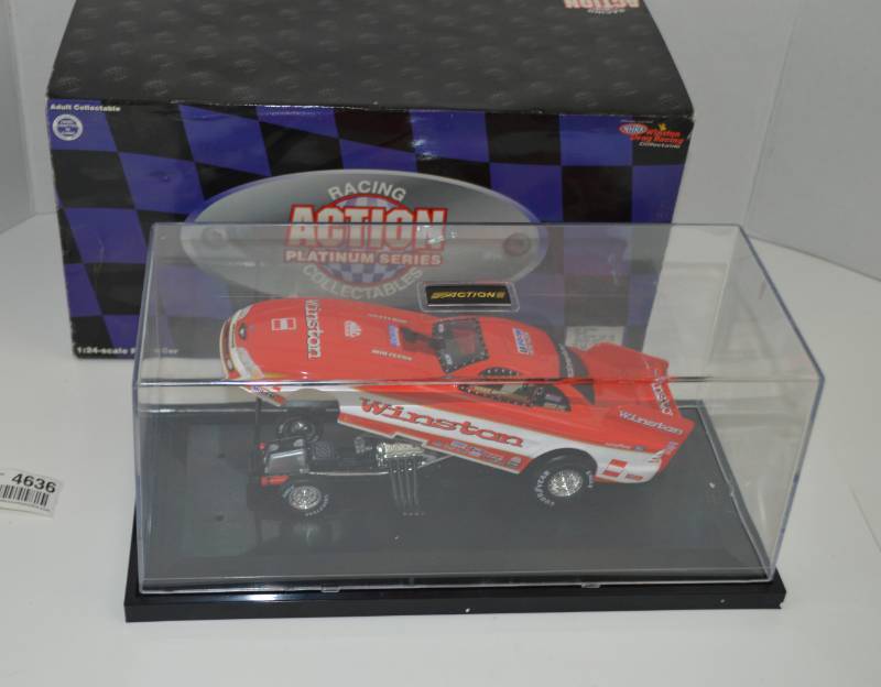 lot 4636 image: Whit Bazemore Mac Tools Diecast Funny Car W Plastic Display Case 124 Scale