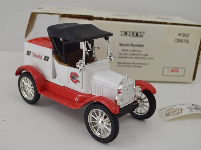lot 4681 image: Ertl Coastal 1918 Ford Runabout Diecast 125 Scale