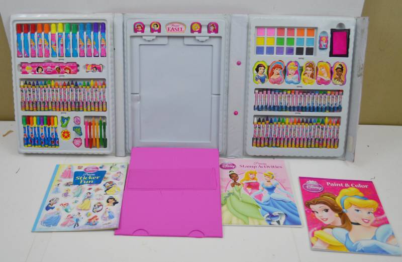 lot 4700 image: Disney Princess Art Kit