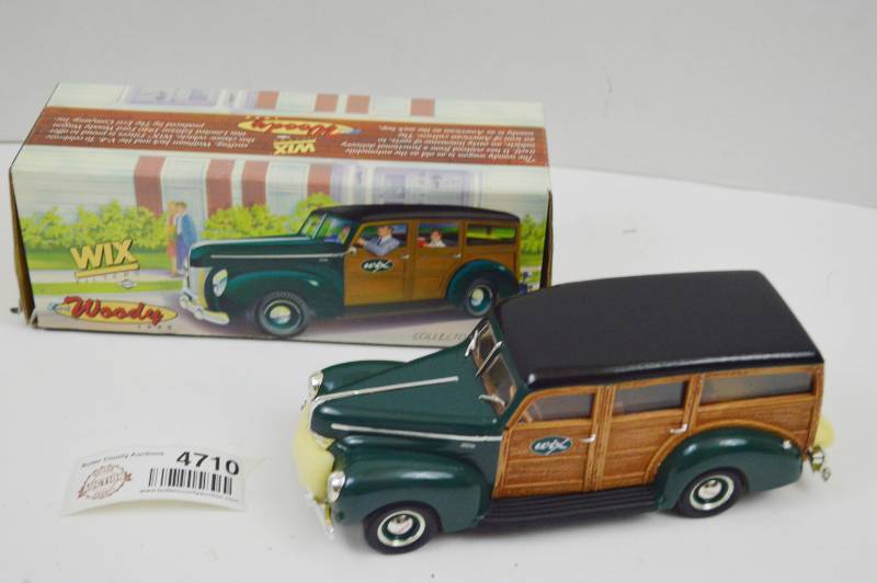 lot 4710 image: Wix 1940 Ford Woody Die Cast Car Collector Series