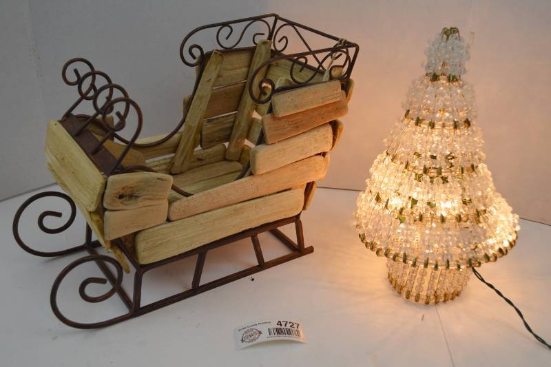 lot 4727 image: New Aspen Pine Christmas Sleigh and Light Up Beaded Christmas Tree 10  (Works)