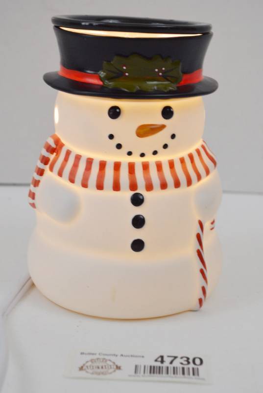 lot 4730 image: Snowman Wax Warmer 6  (Works)