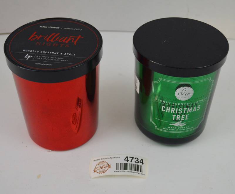 lot 4734 image: 2 New Candles 1 DW Home Christmas Tree Scent, 1 Bloom and Prosper Roasted Chestnut and Apple