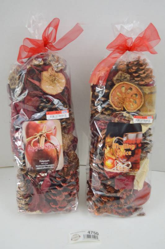 lot 4750 image: Fall Potpourri New in Package, Apple Spice and Mulling Spice