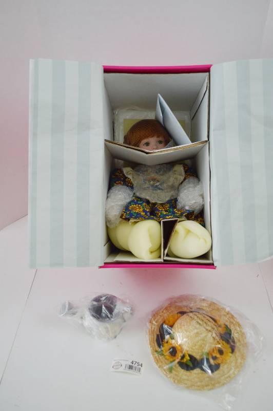 lot 4754 image: Marie Osmond  Sunny Jo Appears New In Box